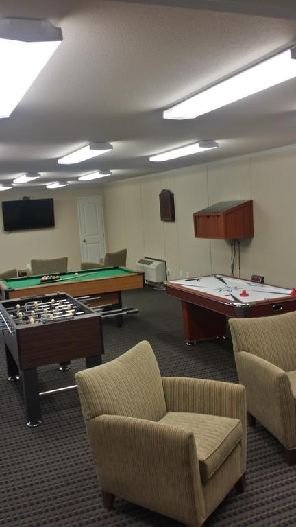 Instalodge Hotel And Suites Karnes City Εξωτερικό φωτογραφία